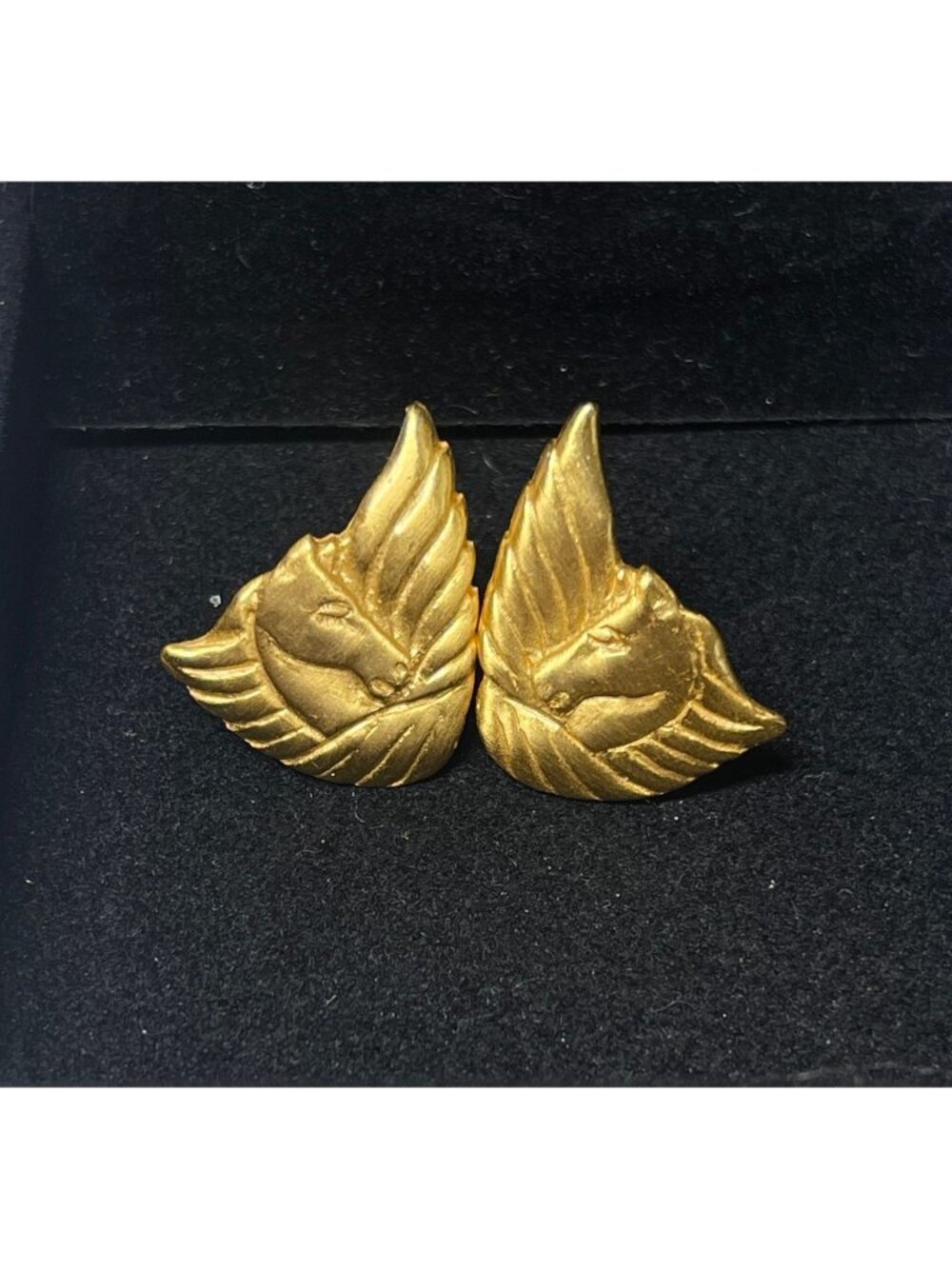 Vintage Pegasus Wing Earrings Gold Tone Mythical Fantasy Statement Earrings @1"✨